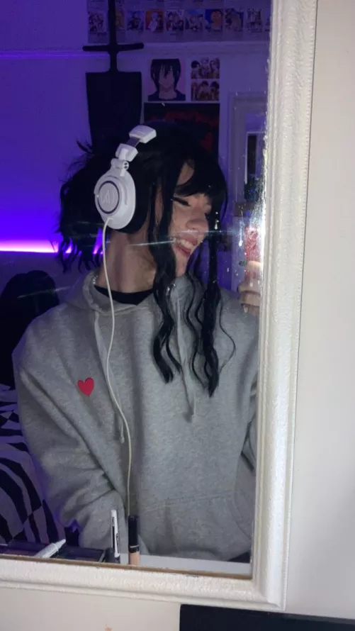 I guess it’s Femboy Friday <3