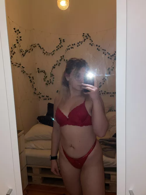 I hope you think I'm adorable enough! (18f)