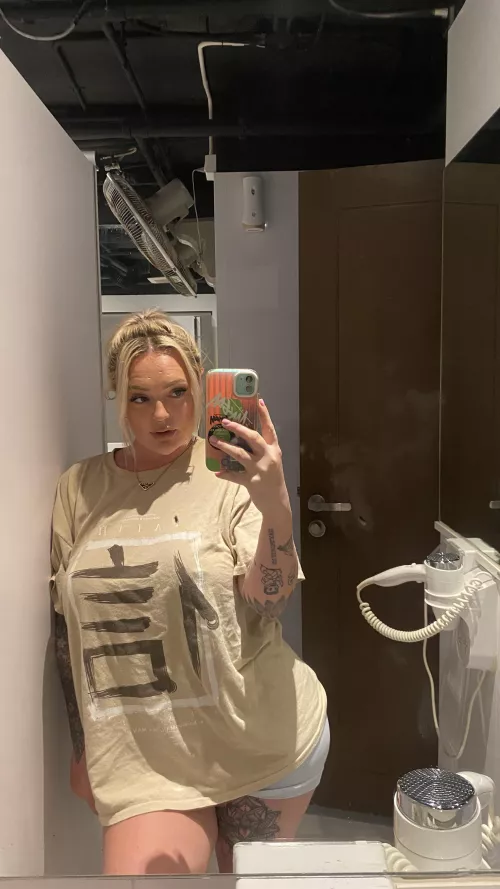 I love how baggy tops hang off my nipples