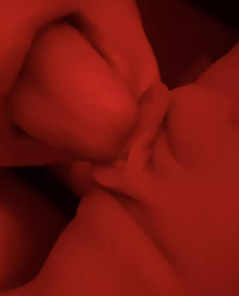 i love the way my tongue glides across her wet pussy 😈👅💦