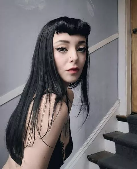 I need a good boy to let me use him for my pleasure. Any volunteers?