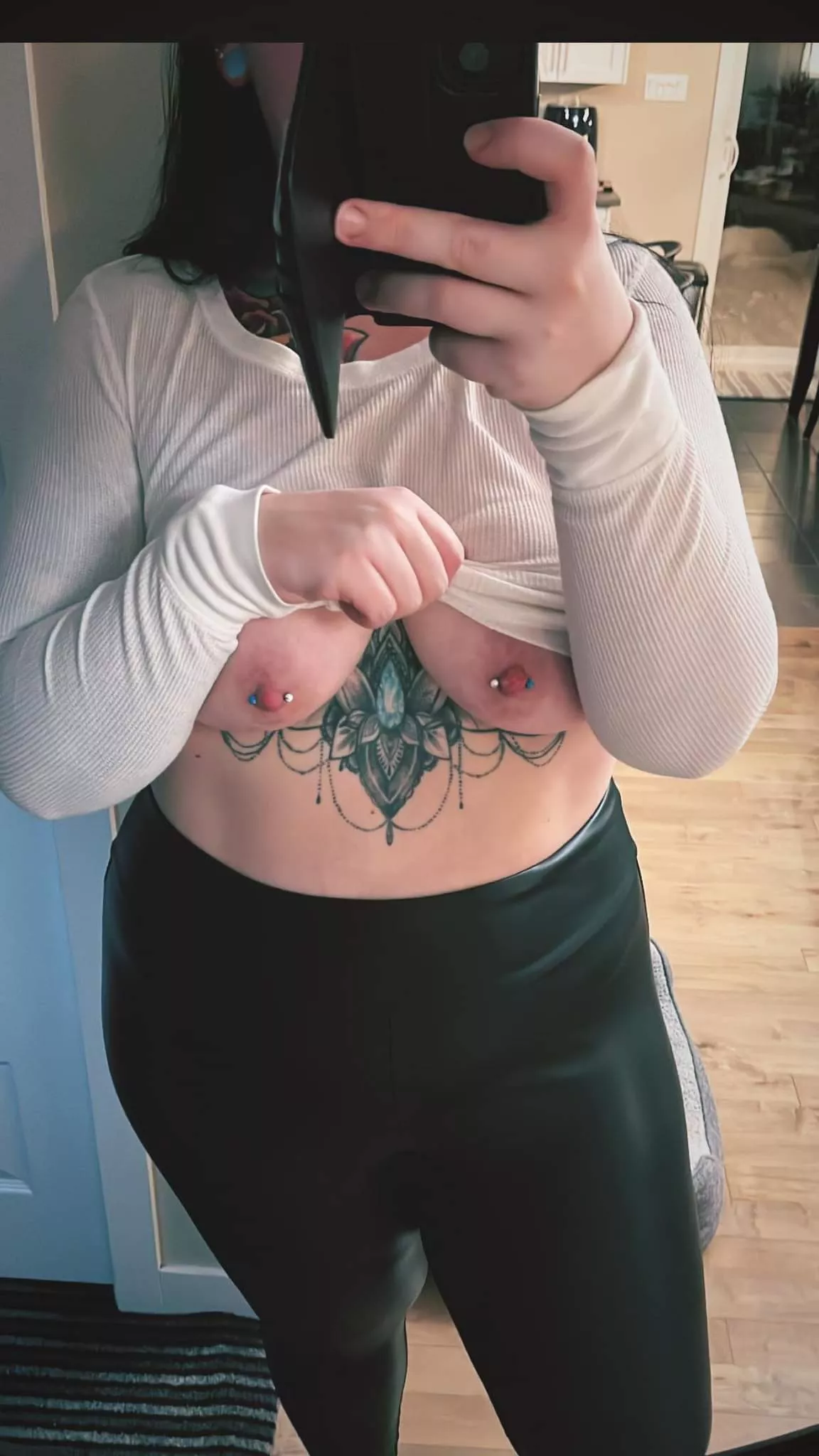 i need some heats 😈🌞🔥