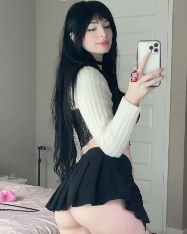 if you have 10 min with me , option 1: watch me playing with myself , option 2 : take me hard