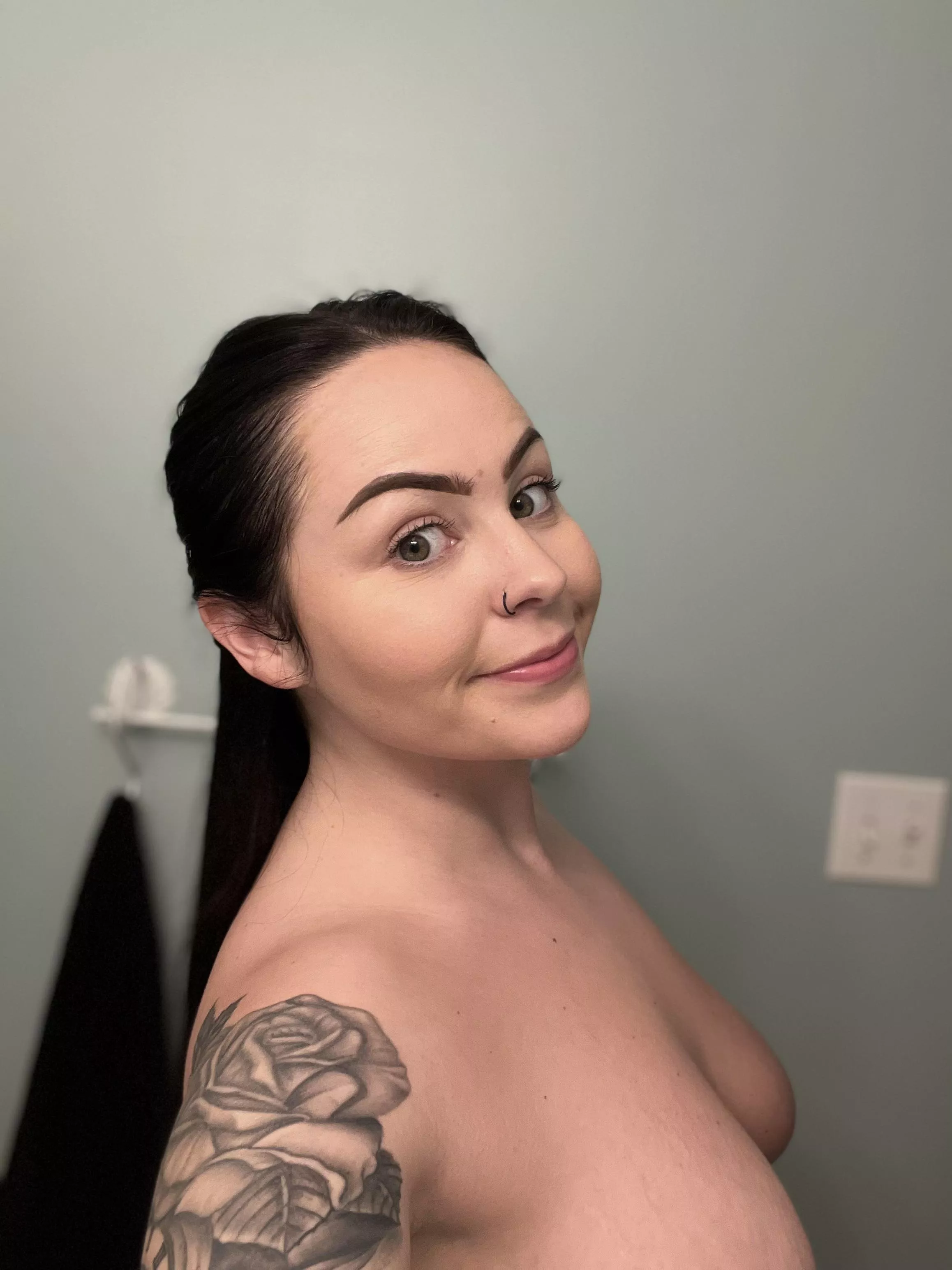 Just a picture of a pretty bisexual face. Morning ❤️