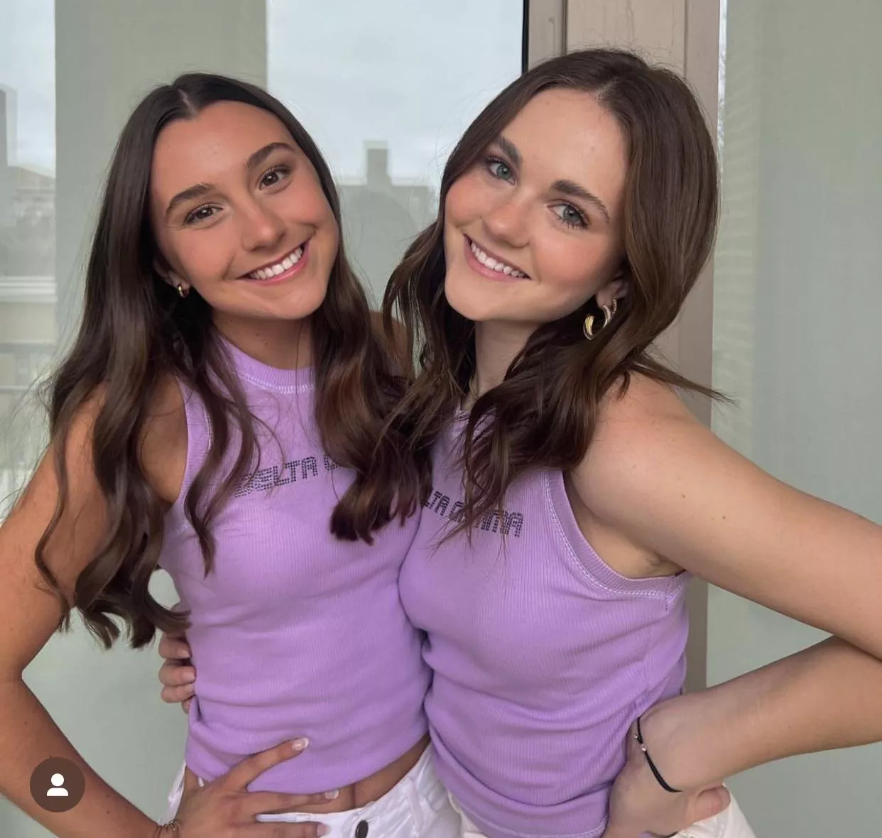 Left or right brunette