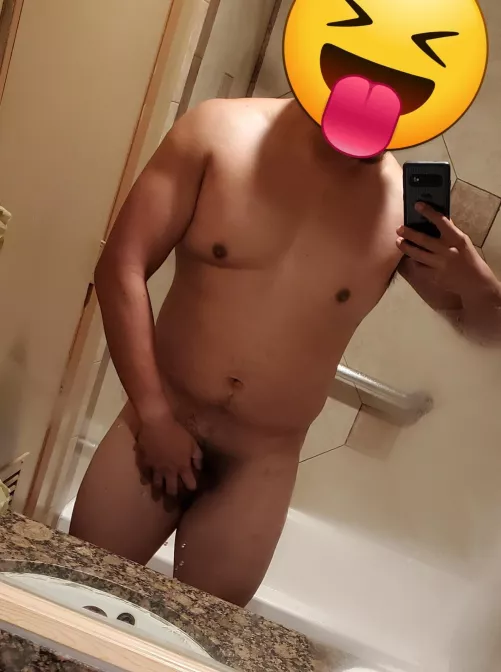 (M)30. I'm starting to go back to the gym again, just need to stay consistent