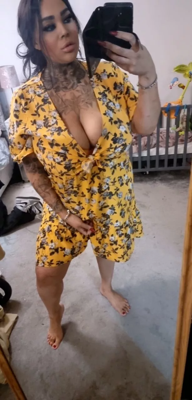 Might need a little help with that lotion. @curvyqueenxoxo