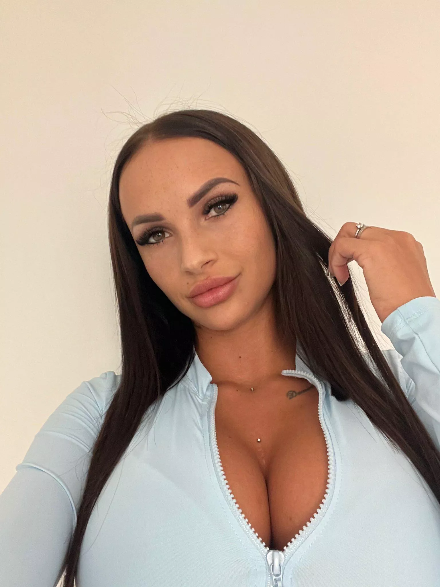 My eyes are up here 🤭