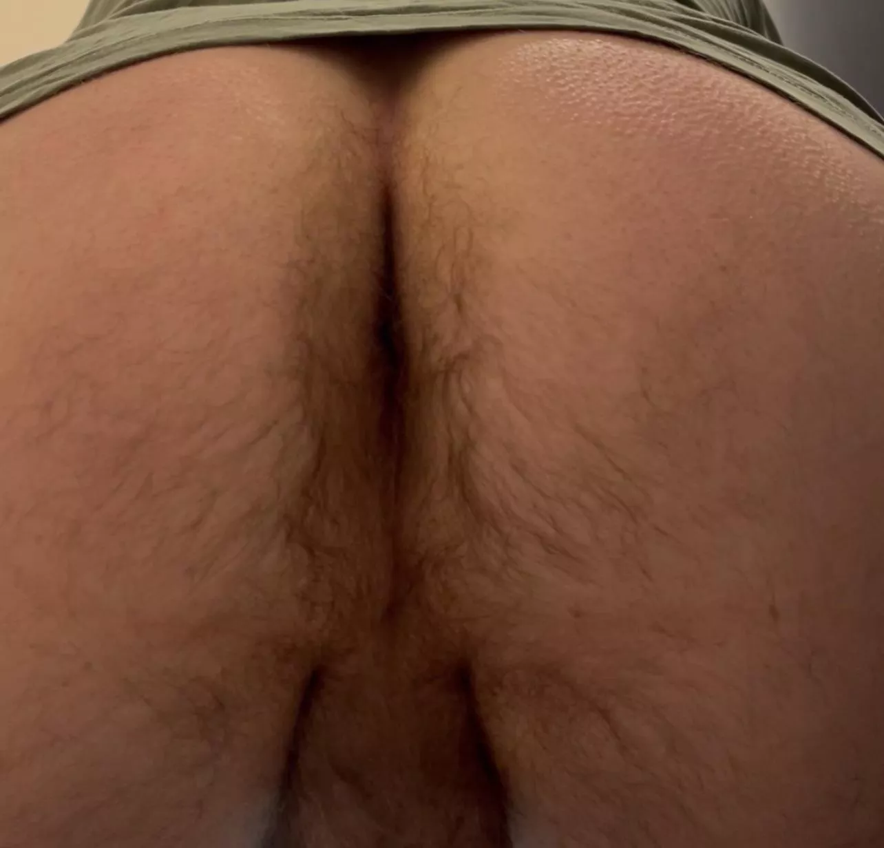 My sweaty ass needs attention