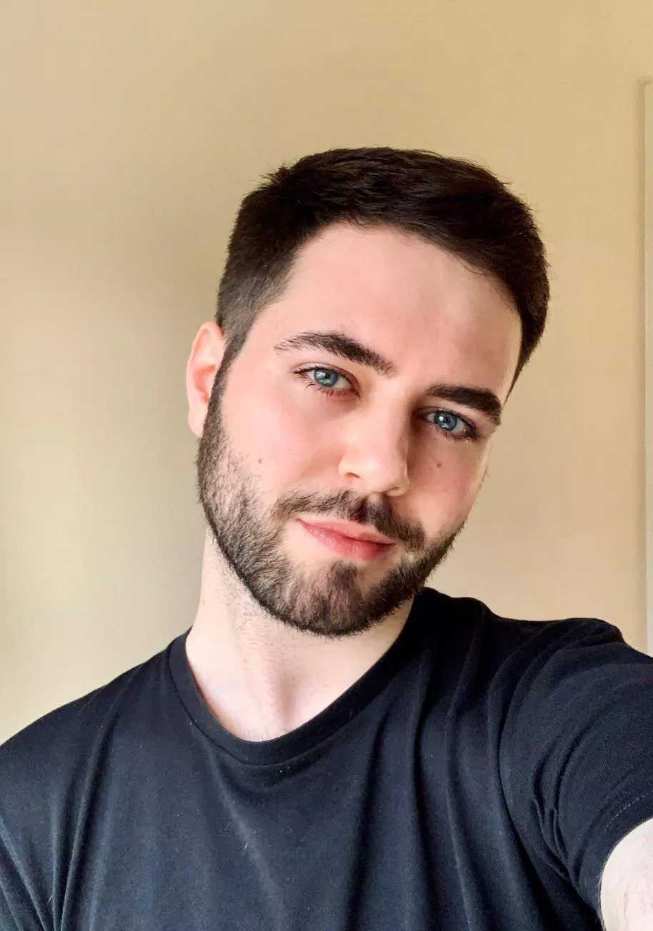 officially became a first-time uncle today ✨ happy friday all! ☺️