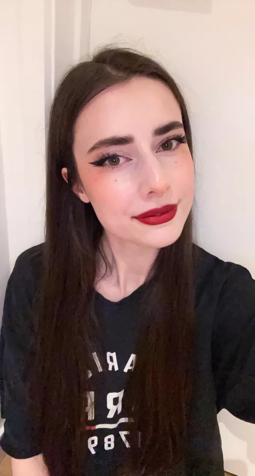 pls say hi if you like goofy ass losers who spend all their time looking at memes and playing video games 🤧