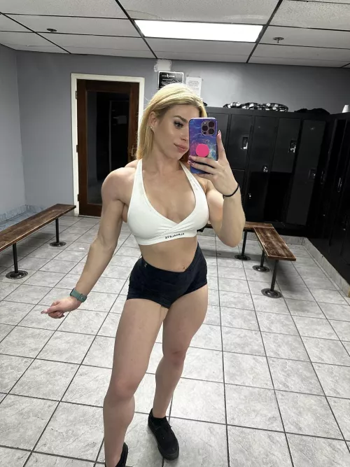 Remind me not to wear white to the gym 😅