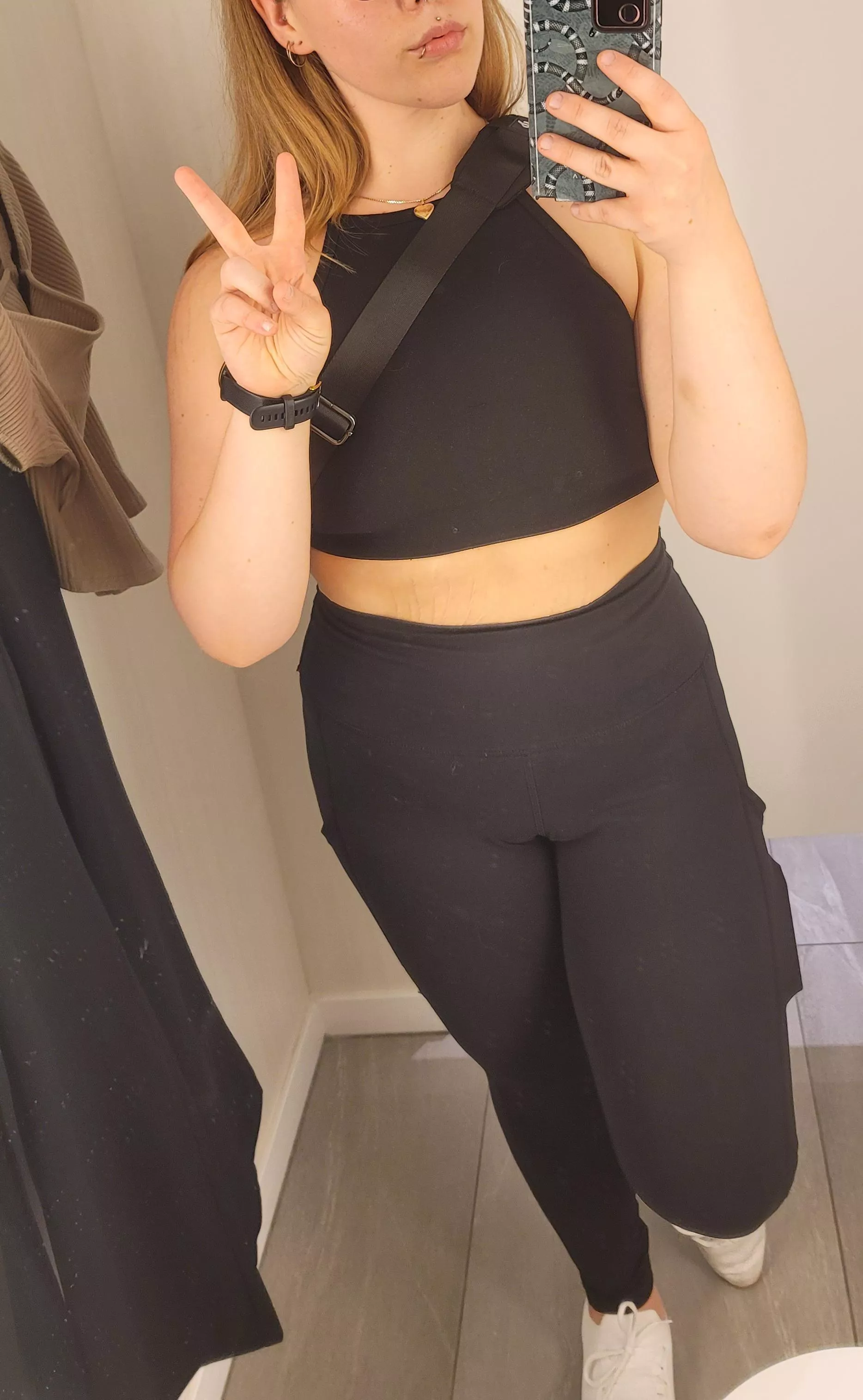 she's peaking through 😘