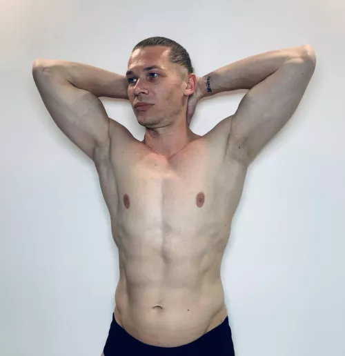 Sometimes I have too many clothes on. How do you like this style?