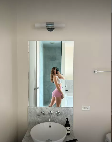 Thirsty Thursday tonight 🥵🥵