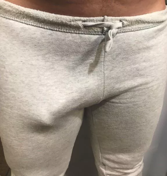 Thought my dick bulge was looking good in these sweatpants today. Hope y'all like it lol