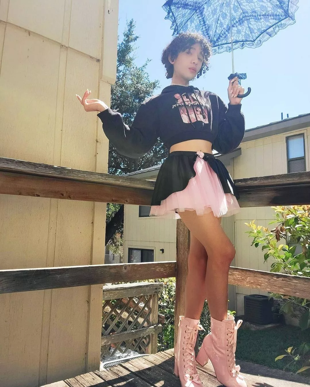 Throwback to the first time when I felt comfortable being fem in public. What a journey 😅😅💗🖤