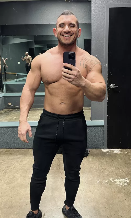 Trying to get that chiseled look