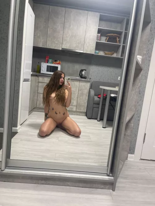 When I'm horny I take off my clothes very quickly