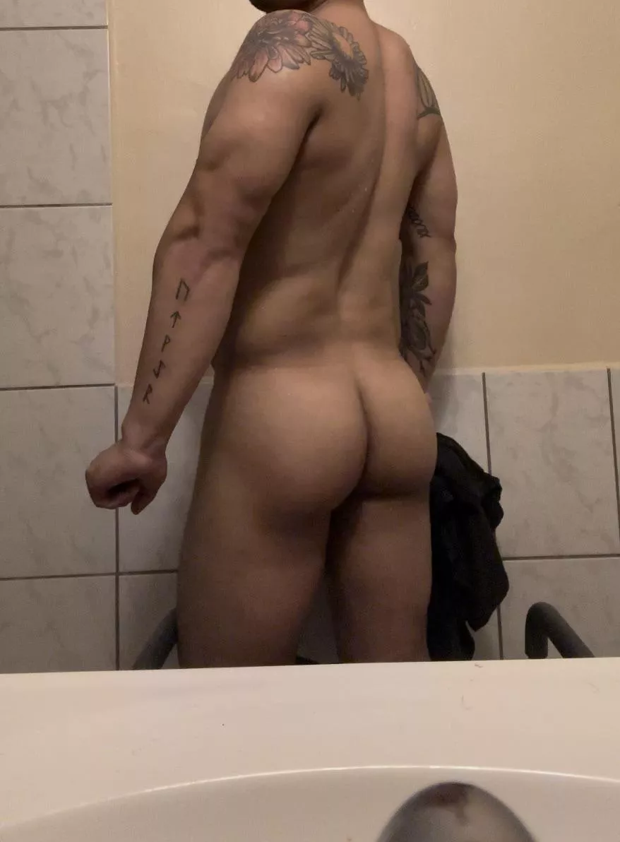 When leg days are starting to pay off 😏