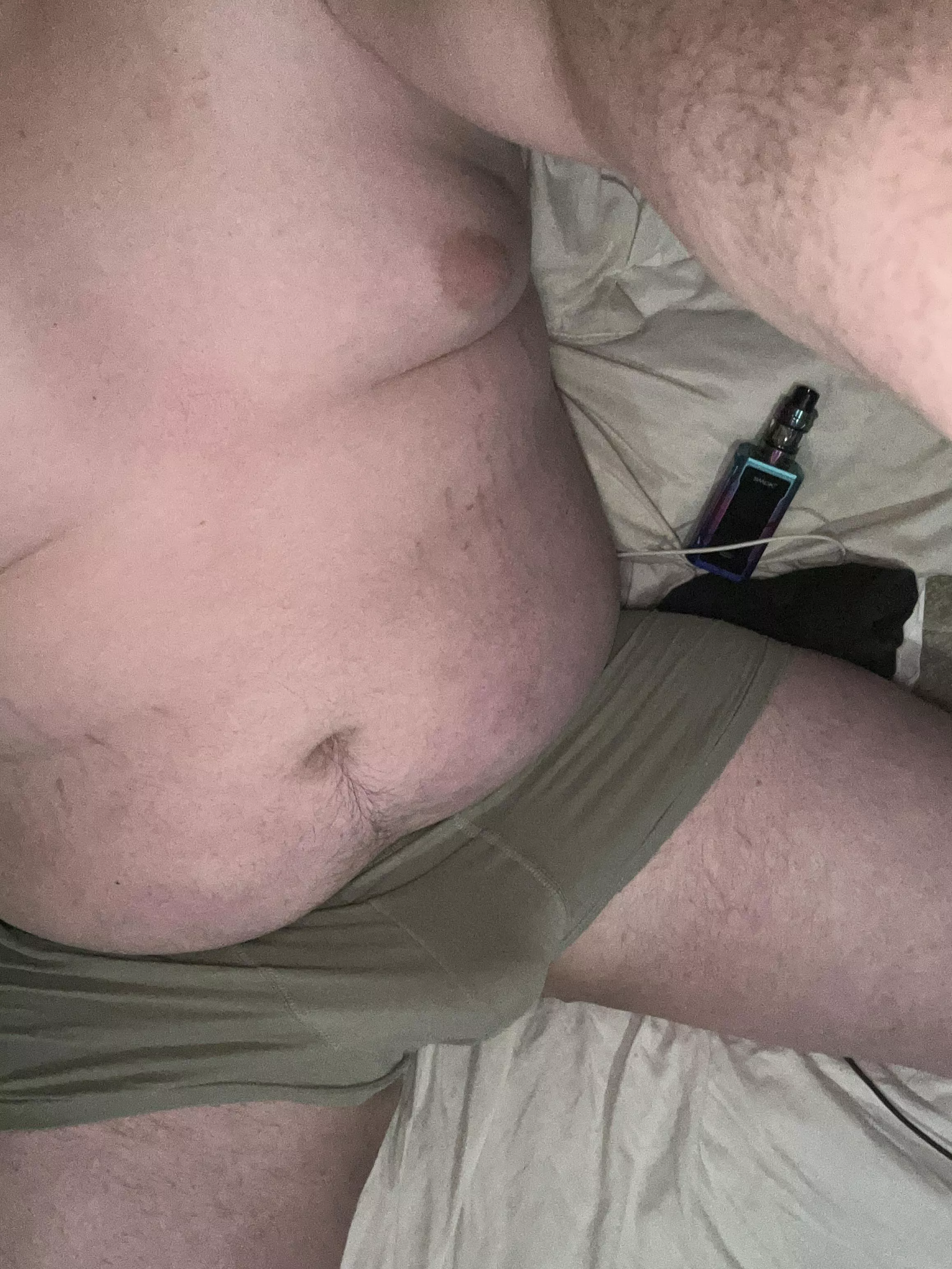 19 secretly bisexual and horny right now