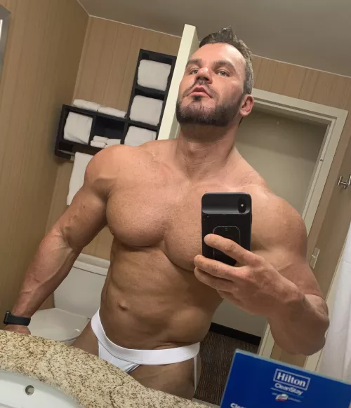 (29) oil me up please 😈