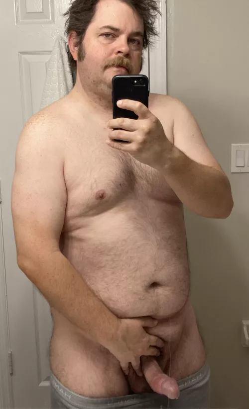 (41) did dad just wake up? Yes. Does he have serious raging morning wood? Also yes!🤣 what to do about that? 😈