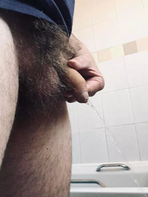(50) Love going for a pee. Peeing on someone even better.