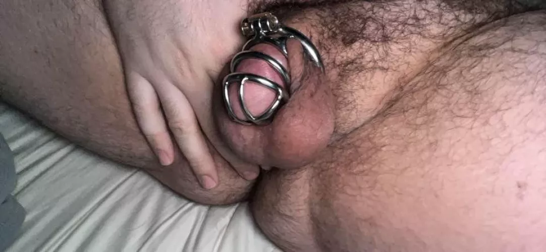 6’5 sub, need a dom/key holder to complete me