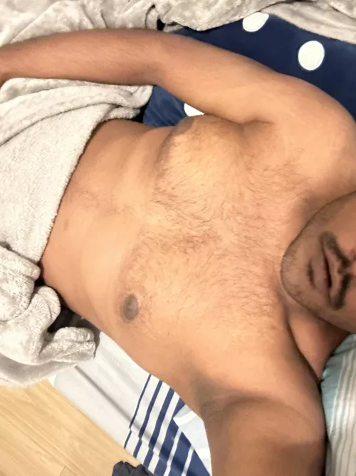 Attractive hairy fit arab with a thick kebab ;) @frankdresser