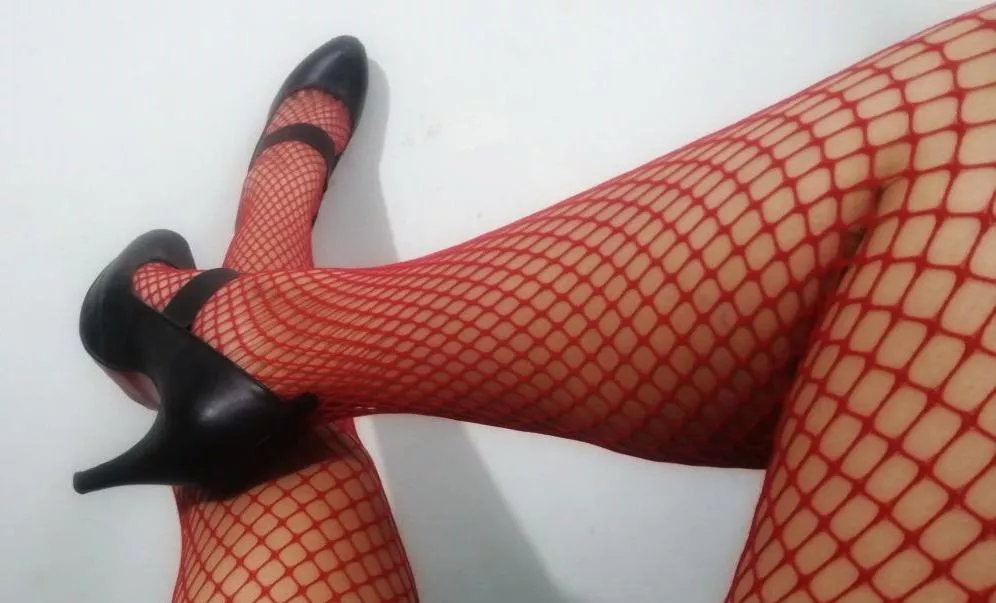 Birds flying high, you know how I feel Sun in the sky, you know how I feel Breeze driftin' on by, you know how I feel🎶🎶🎶