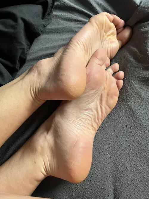 Can we stay all day in the bed?