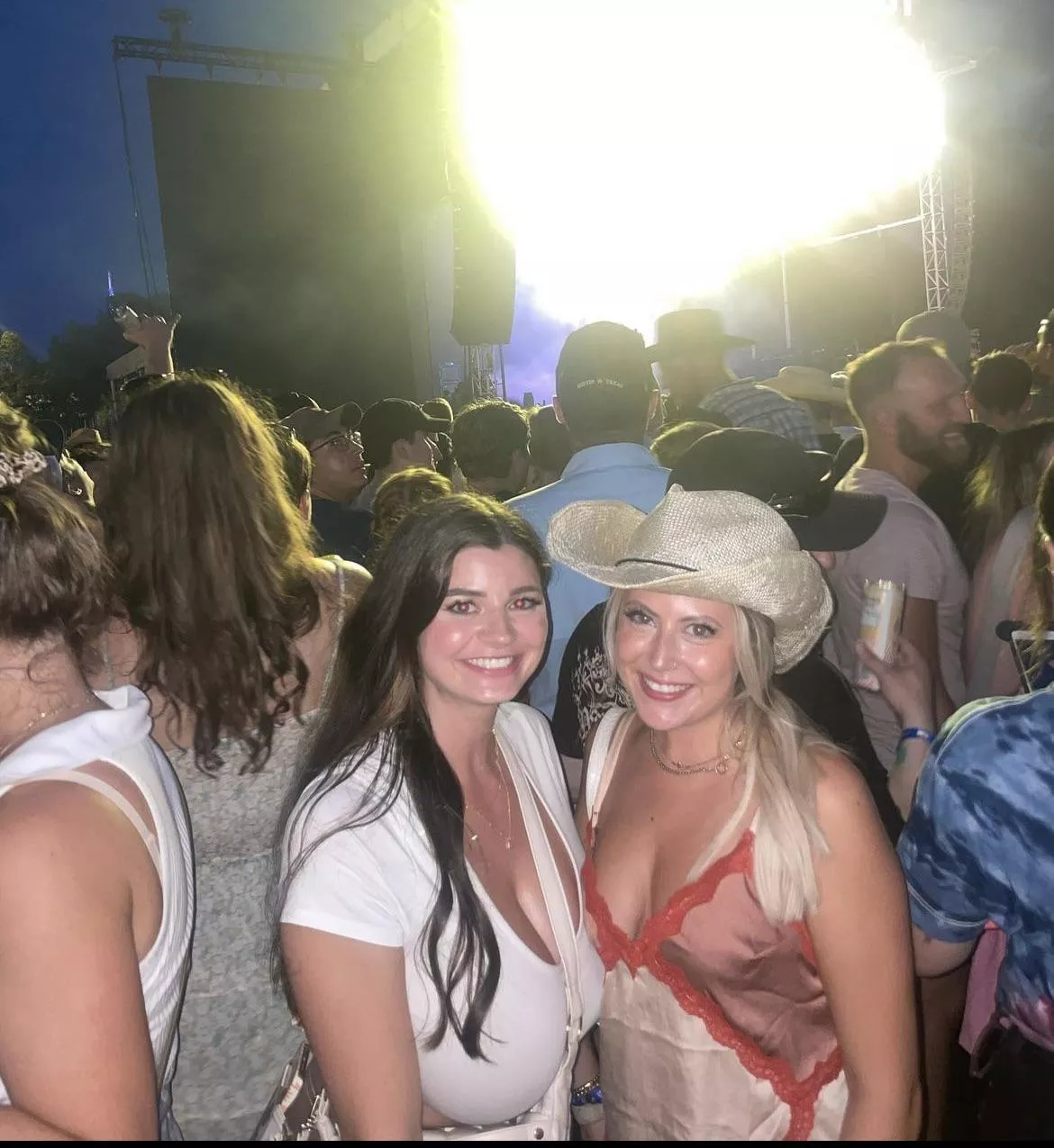 Concert tits