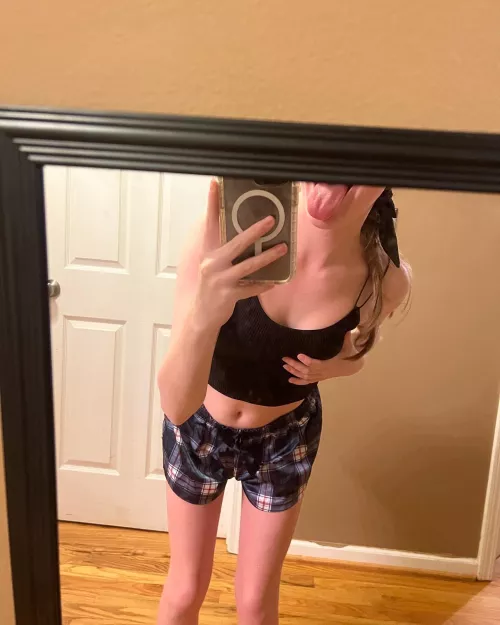 Crop tops are my favorite 😊