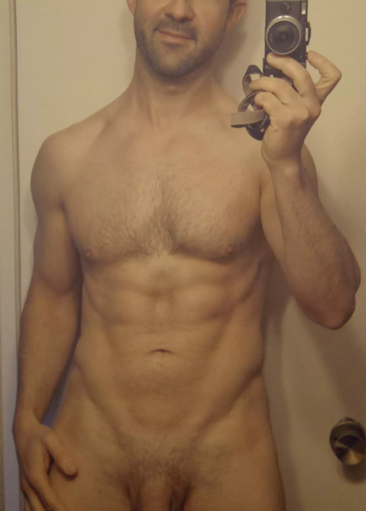 Do you wish you could see more at the top or bottom of my pic?