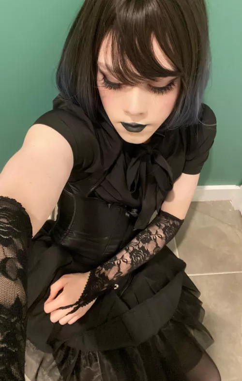 Done my makeup so I can look like a cute gothic doll🖤🖤 do I pull it off?