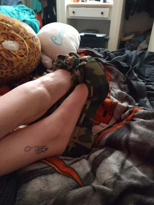 don't feed the foot freaks, they said..