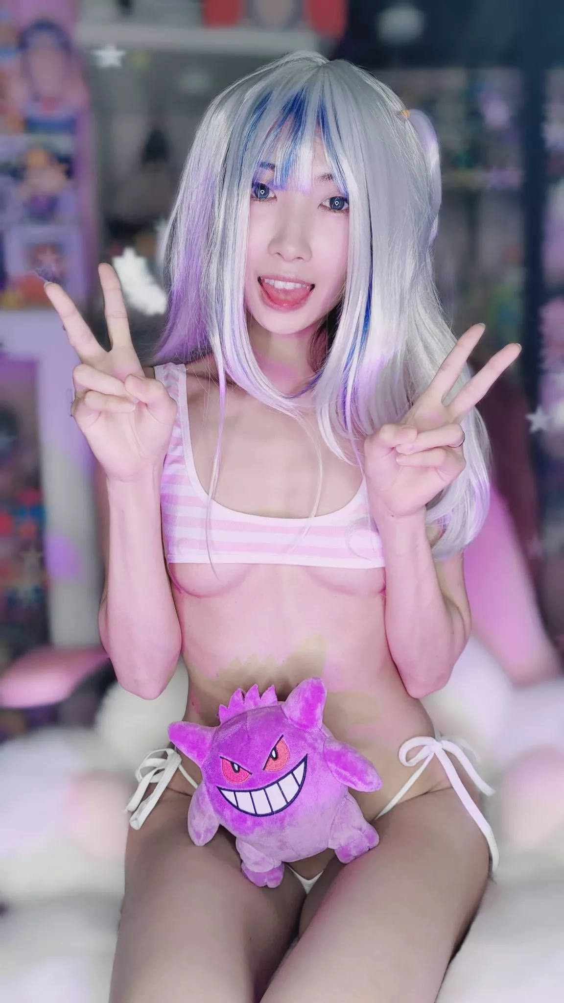 eGirl underboob✌️