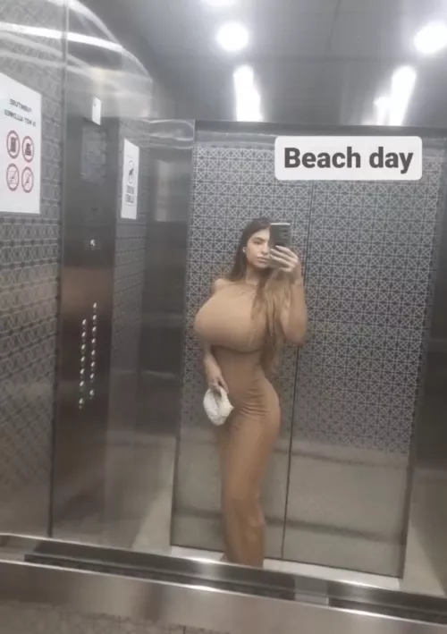 Elevator selfie