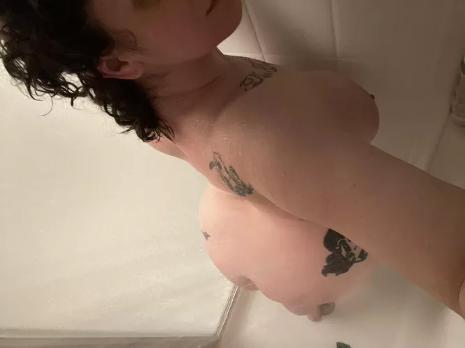 [F]eeling like I haven’t taken selfies in a while.