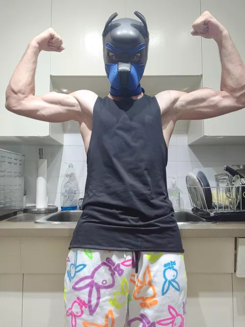 flex it Saturday? woof 🐶