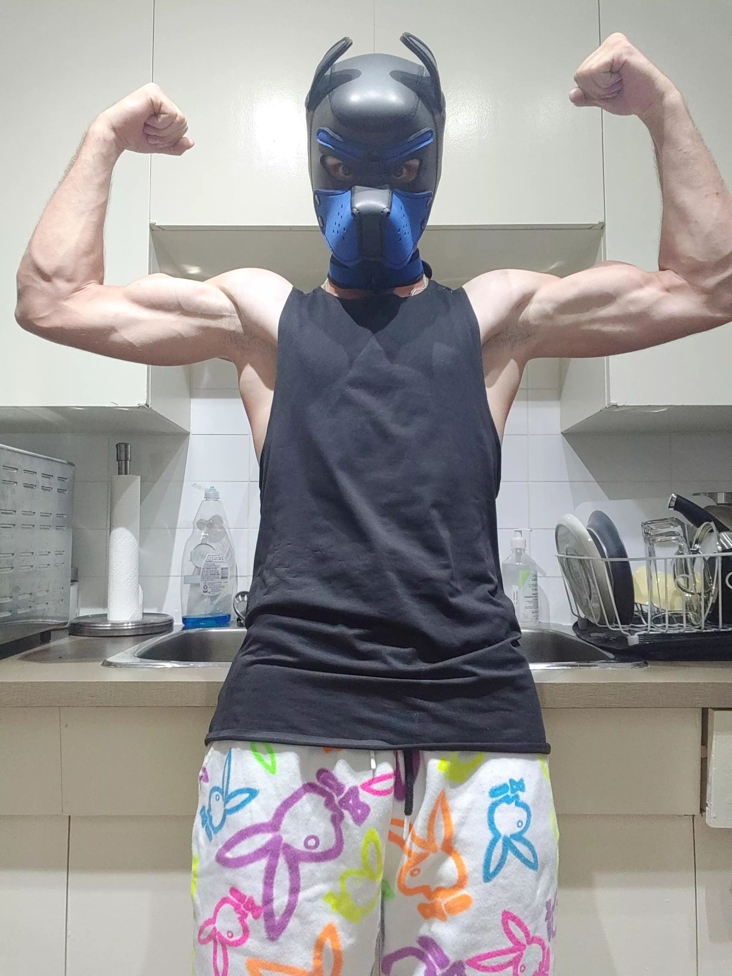 flex it Saturday? woof 🐶