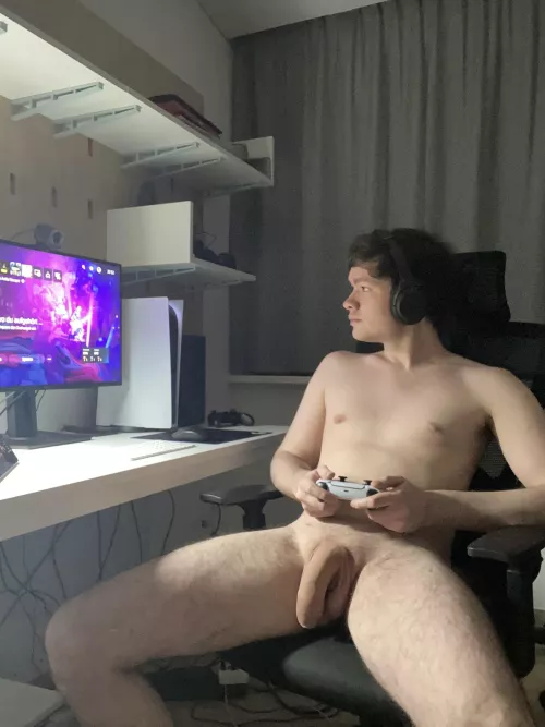 Gaming without clothes feels so much better. 🎮