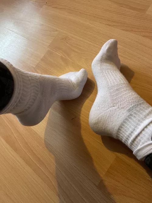 Gym socks are my favourite 😍 something about them with a baggy T-shirt 😛