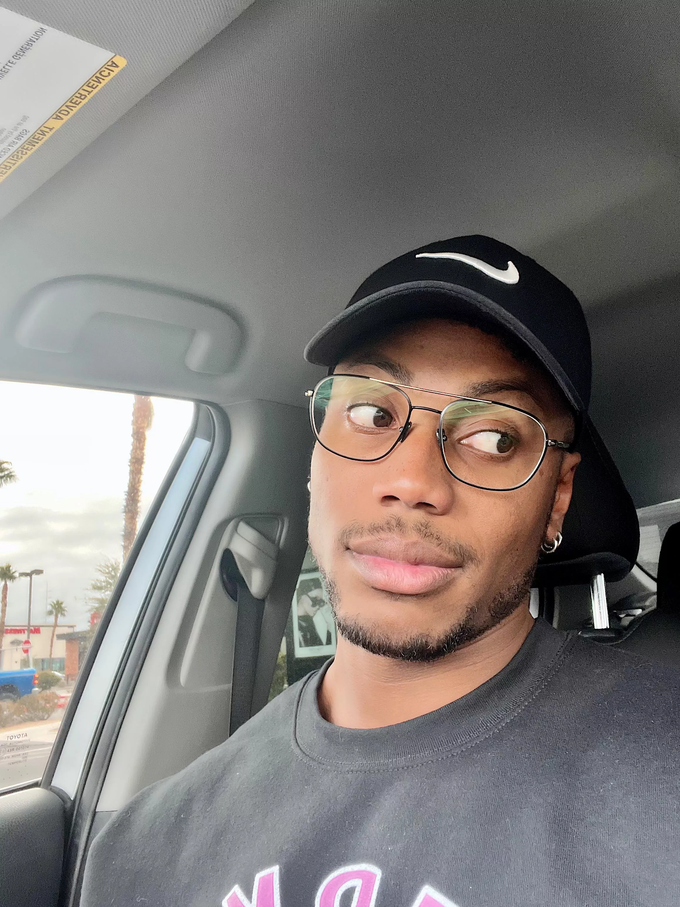 Happy Friday - Got some new frames that I really love.