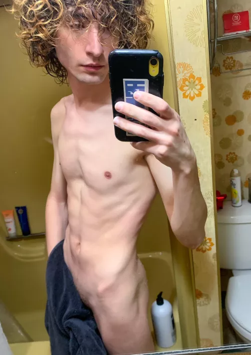 happy friday :) who wants to shower with me??