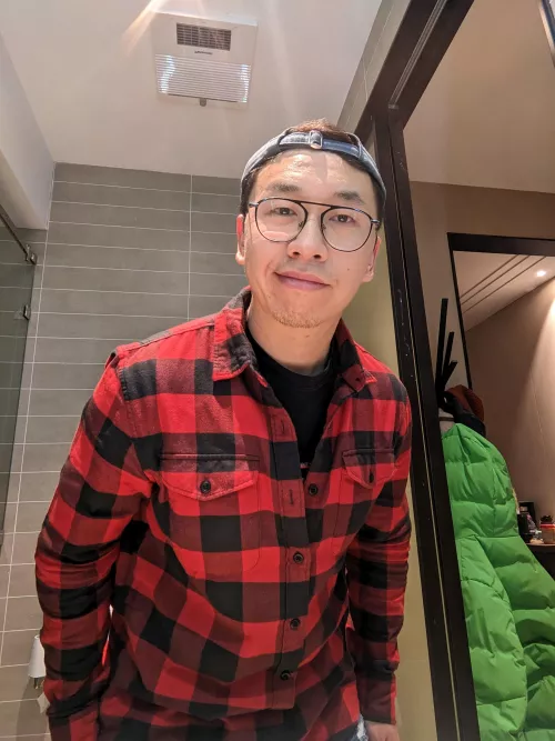 Haven't been feeling my best recently, hopefully this red will cheer me up. DMs are welcome.