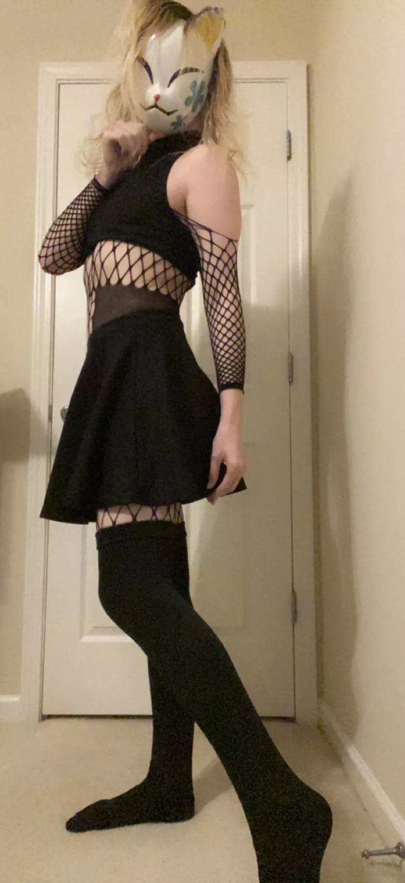 I know my skin looks bad, but I thought this outfit looked cute ^^