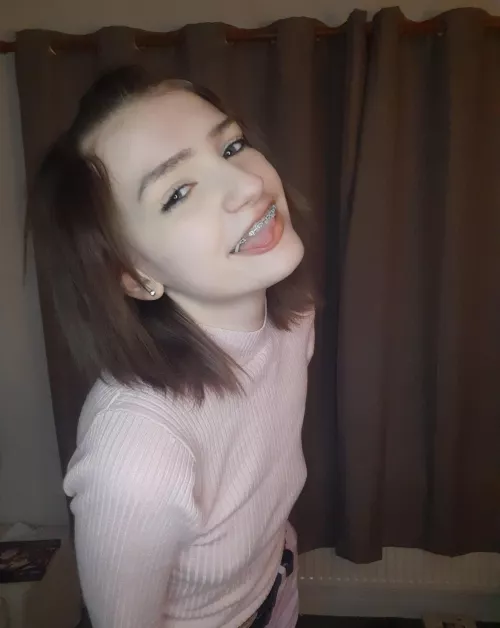 😋 I love it when you spunk all over my braces ;p