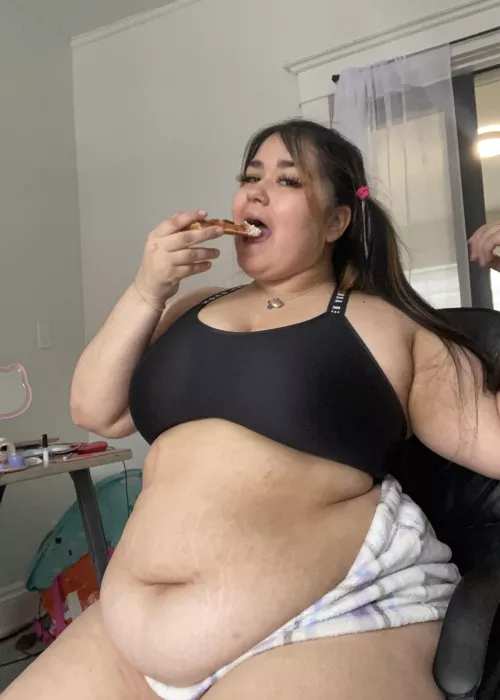 i LOVE stuffing myself in gym clothes!